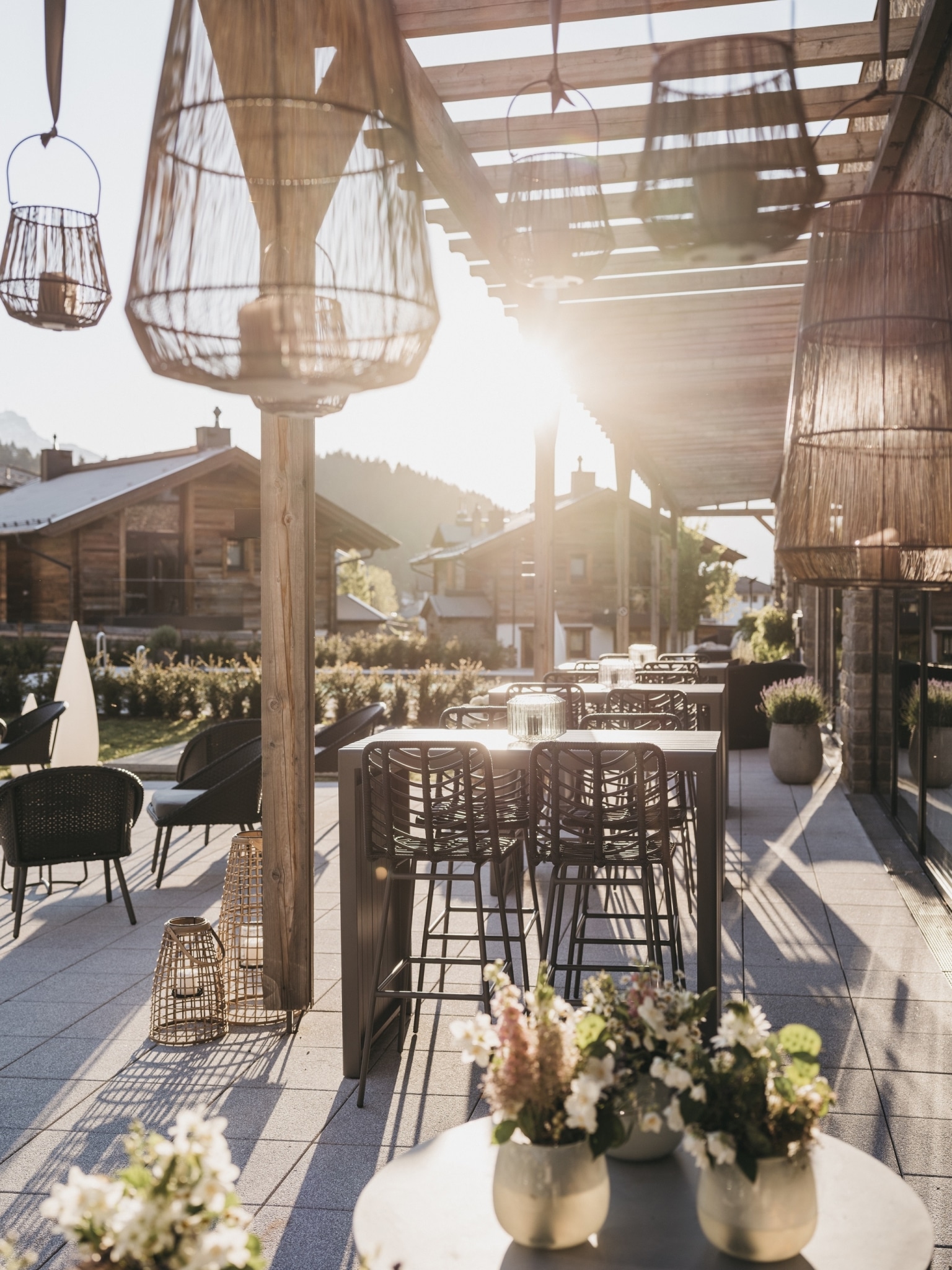 VAYA Fieberbrunn Terrasse mit Stühlen