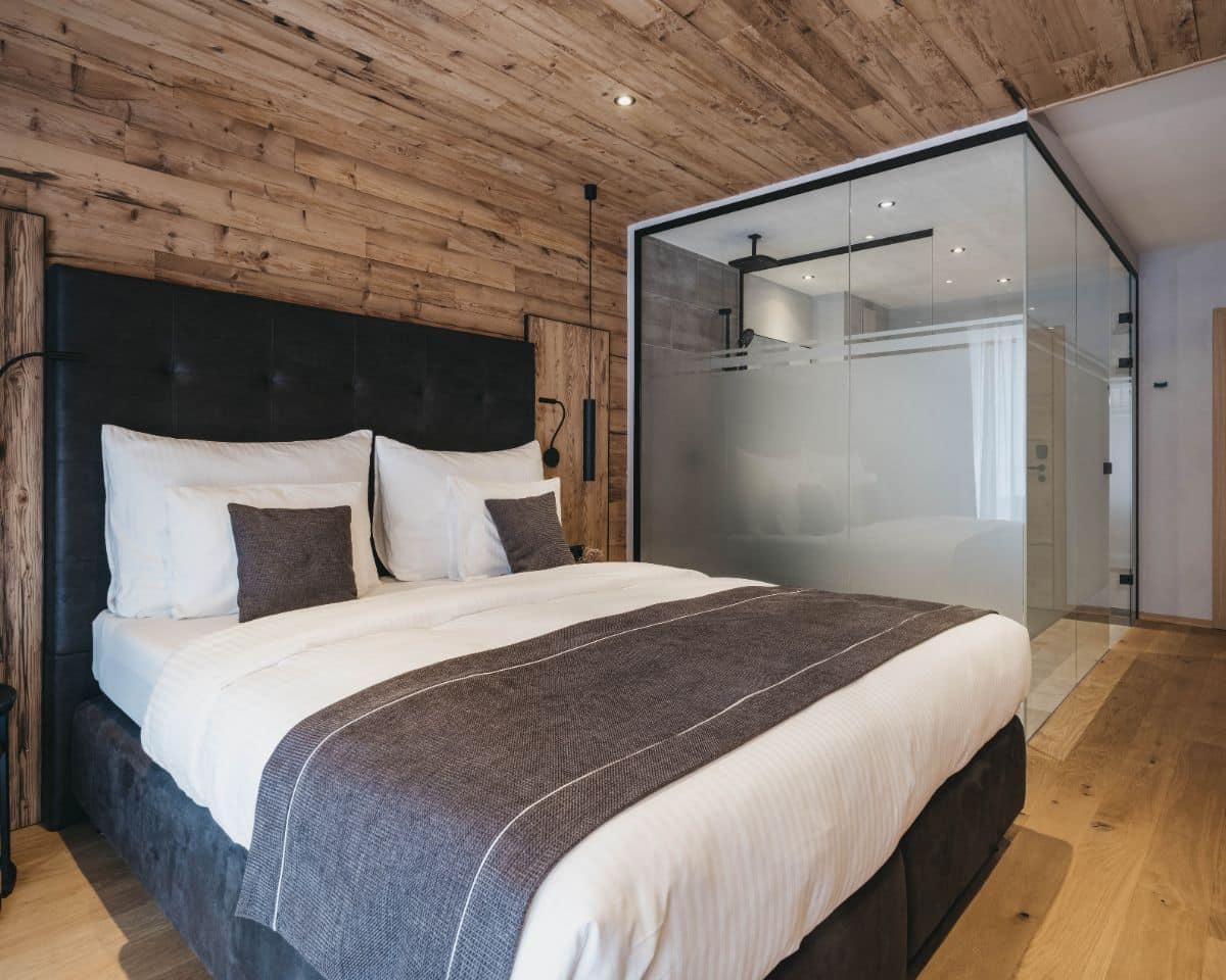 VAYA Kuehtai - Standardzimmer mit Altholz VAYA Kuehtai - Standardzimmer mit Altholz
