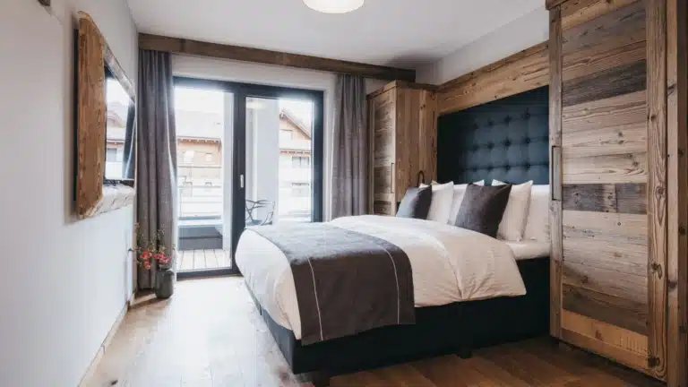 vaya-ladis-drei-zimmer-apartment-schlafzimmer-1