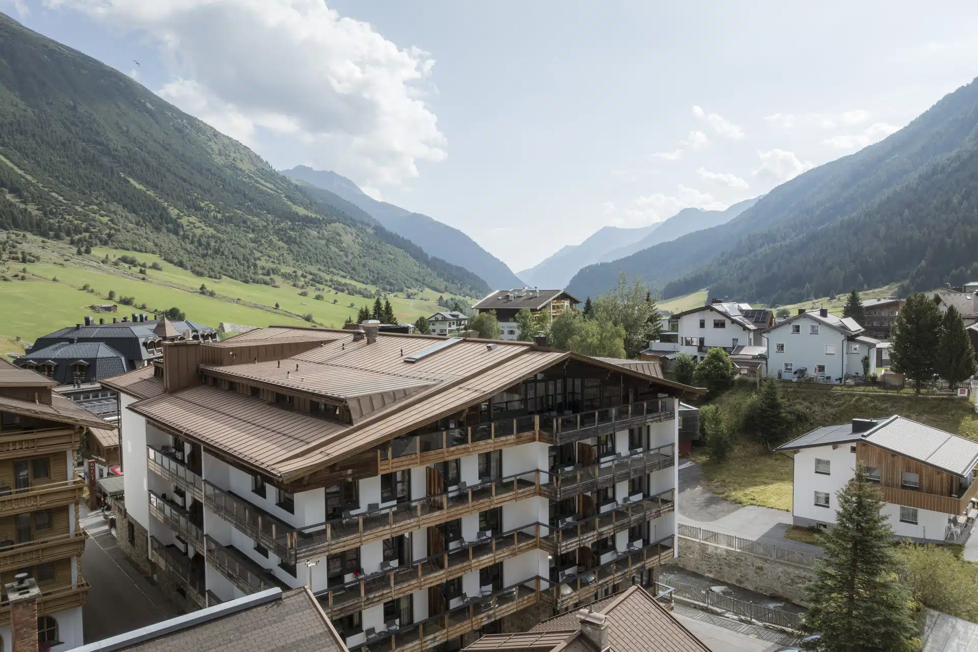 VAYA Galtuer Aussenansicht Sommer VAYA Galtuer Aussenansicht Sommer