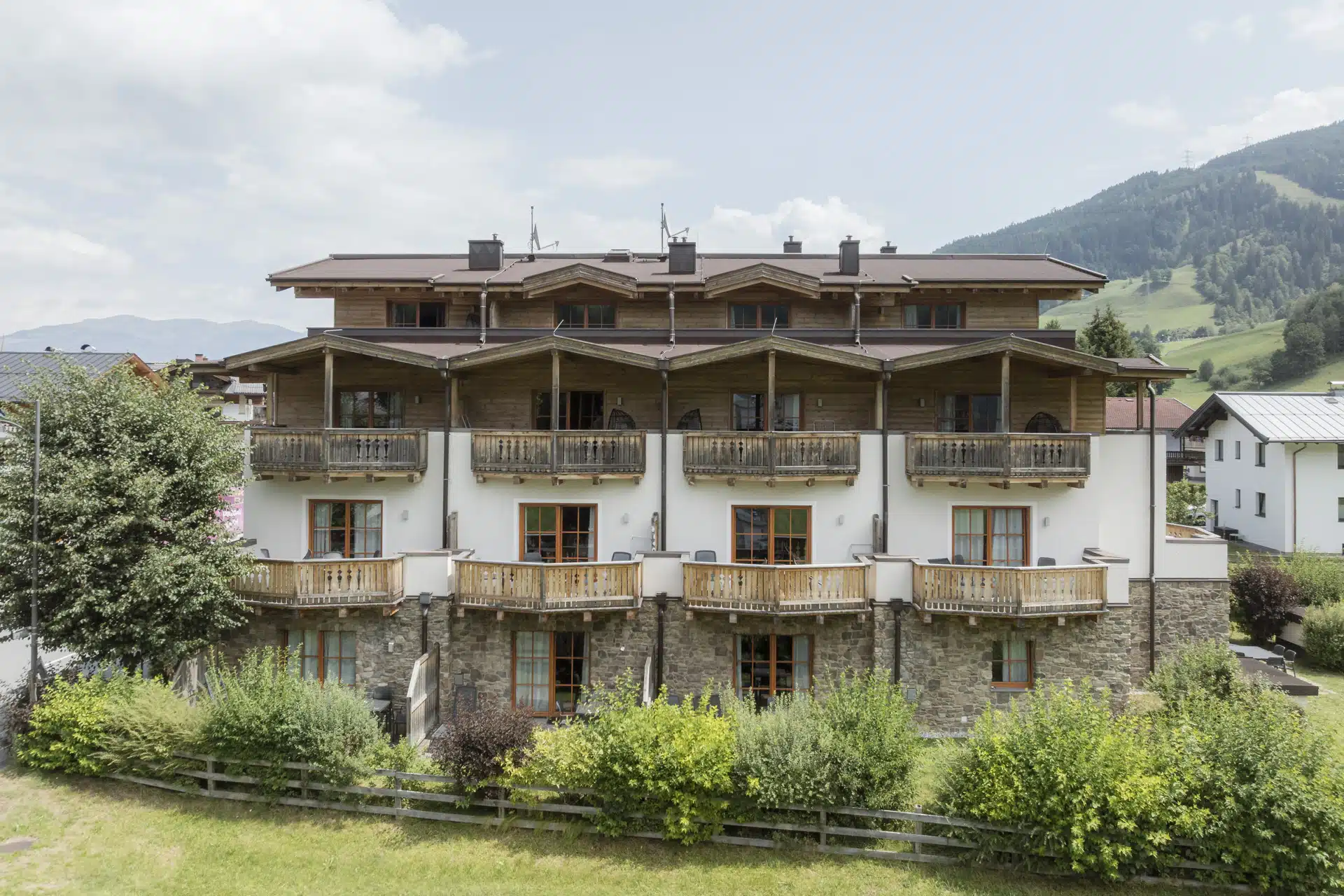VAYA Kaprun Aussenansicht Sommer