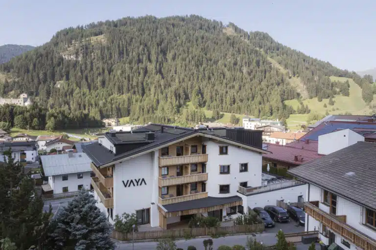 VAYA Nauders Aussenansicht Sommer VAYA Nauders Aussenansicht Sommer